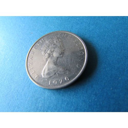1976 QUEEN ELIZABETH II ISLE OF MAN FIVE PENCE - COIN - 3 FREE POST. AAT