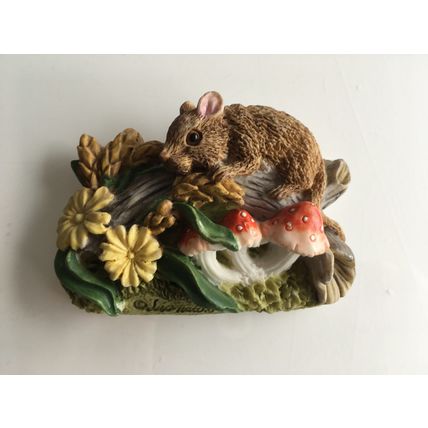 FRIDGE MAGNET - FIELDMOUSE SCENE