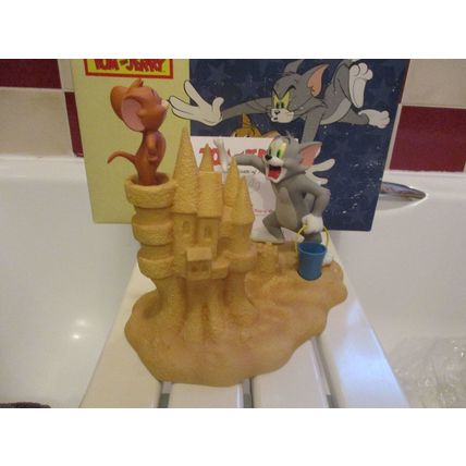 WEDGWOOD LOONEY TUNES Tom and Jerry 'King of the Castle' FIGURINE - Ltd Ed BNIB
