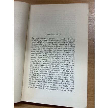 1951 "SHAKESPEAREAN TRAGEDY" LECTURES ON SHAKESPEARE LARGE HARDBACK BOOK (P4)