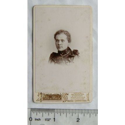 Carte-de-visite Allen Nield, Leeds - lady