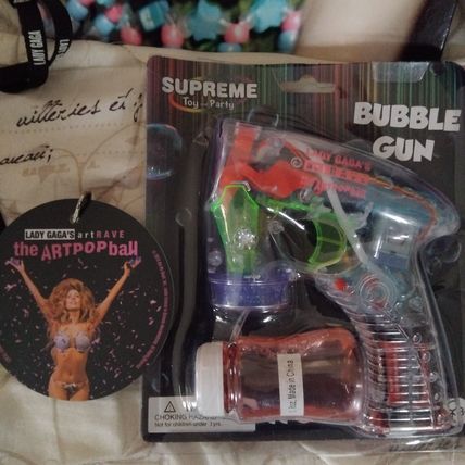 LADY GAGA.ART POP.TOUR MERCHANDISE/FAN PACK.