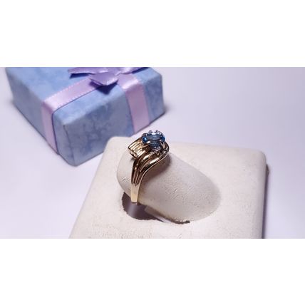 Estate 1/2ctw Natural oval Topaz and Diamond ribbed 10Kt Yellow Gold Ring #22355
