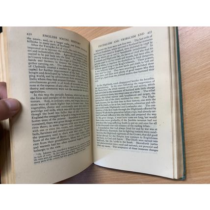 1945 "ENGLISH SOCIAL HISTORY" G M TREVELYAN ILLUSTRATED HARDBACK BOOK (P4)