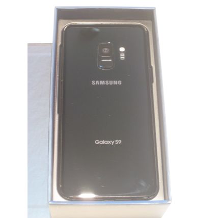 9.4/10 GSM Unlocked 64gb Samsung Galaxy S9 Bundle!!