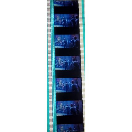 S.W. Clone Wars. Pk HCH - b031E . - 1 STRIP OF 5 - 35MM FILM CELLS