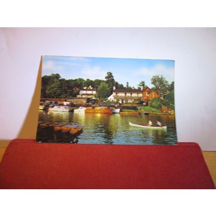 THE THAMES, WARGRAVE, BERKSHIRE used postcard 1968 pm =