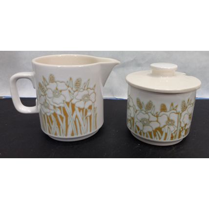 RARE Vintage 1977 Set Of 2 Large Creamer & Sugar Bowl Fleur Hornsea ENGLAND