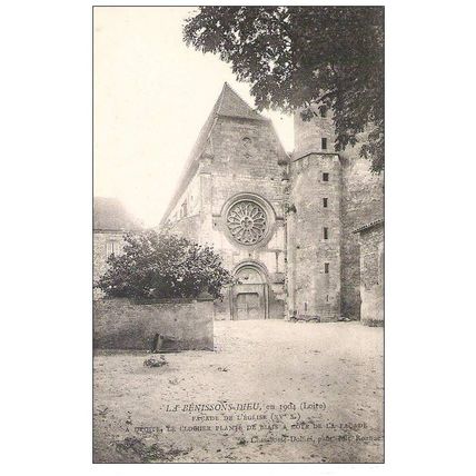 42 - La Bénissons-Dieu - façade de l'église