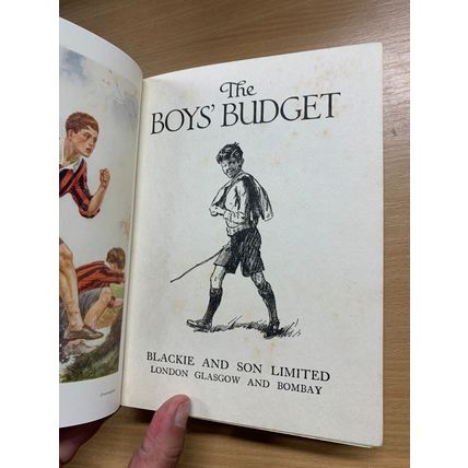 1926 "THE BOY'S BUDGET" FICTION LARGE ILLUSTRATED HARDBACK BOOK (P4)