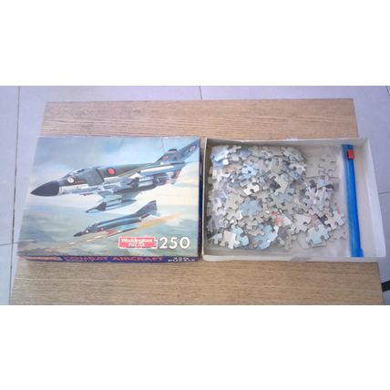 COMBAT AIRCRAFT: PHANTOM F-4 Jigsaw Puzzle (250 Piece) Waddingtons (1985)