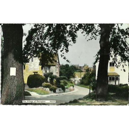 Gloucestershire EBRINGTON Village Postcard (PN3676)