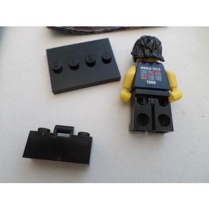 LEGO - MINIFIGURE - NINJAGO MOVIE - COLE - WITH BOOMBOX - #8 - New