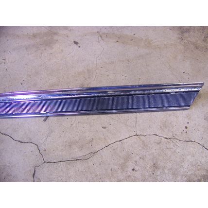 1967 CHRYSLER NEWPORT CUSTOM 2 DR FAST TOP PS QUARTER PANEL TRIM #2783560