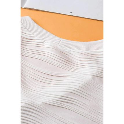 White Solid Color Textured V Neck Short Sleeve Top