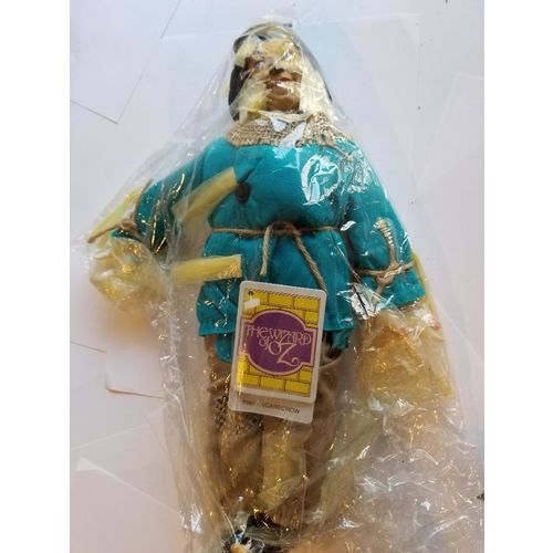 'PRESENTS'.... 1988...WIZARD OF OZ DOLL ''SCARECROW DOLL" !