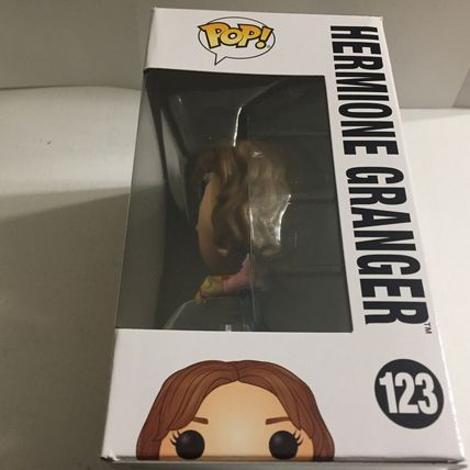 NEW Harry Potter's Holiday Hermione Granger with Gift Funko Pop Figure