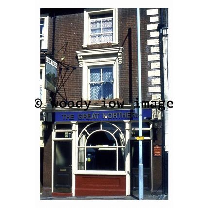 pu0143 - The Great Northern Pub , Luton , Bedfordshire - print
