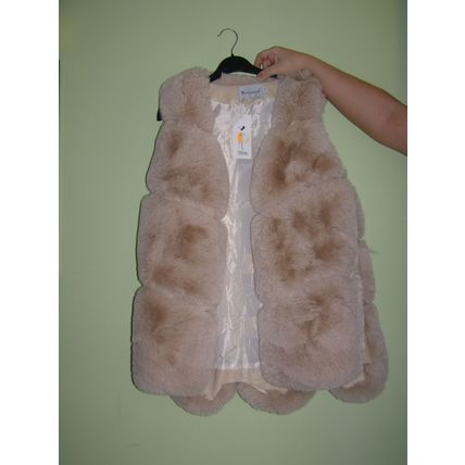 Beige woman waist coat size XL fluffy and warm 110cm chest size. 58