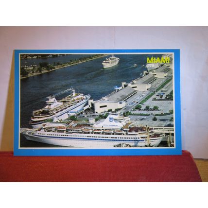 CRUISE SHIPS, SEAPORT, MIAMI, FLORIDA, USA .. unused postcard #