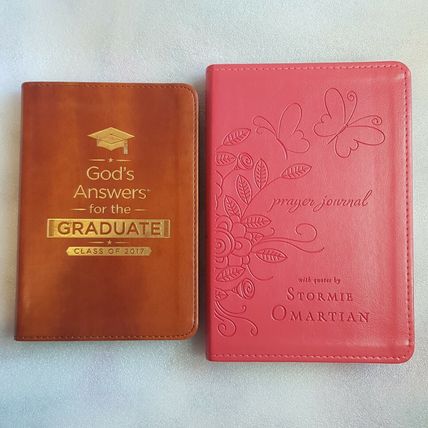 Thomas Nelson God's Answers for Graduates 2017 (brown) & Prayer Journal (pink)