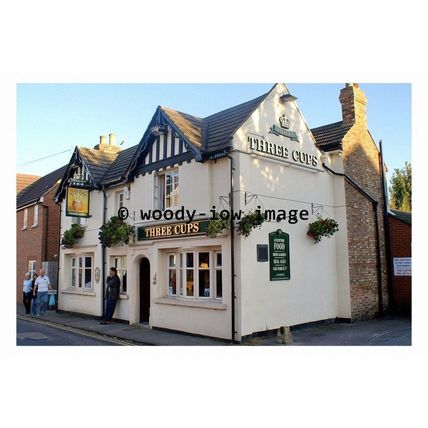 pu0181 - The Three Cups Pub , Bedford , Bedfordshire - photograph 6x4