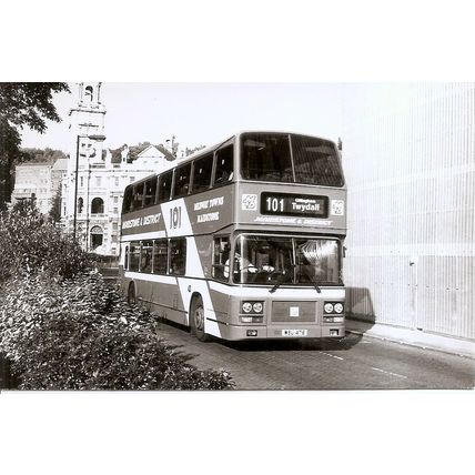 Black & White Photograph of Maidstone & District Motor Services Ltd. - WSU 476