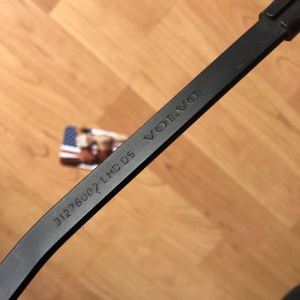 Volvo 30753509 Left Driver Side Windshield Wiper Arm XC70 XC60 V70 V60 S60 S80