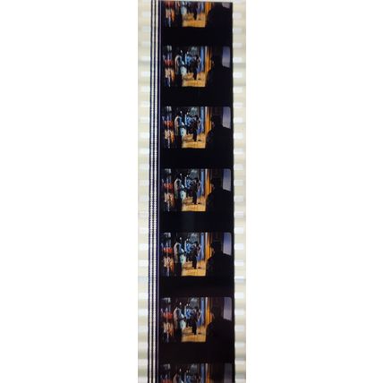 Back to the Future 2. Pk HCH - b040N . - 1 STRIP OF 5 - 35MM FILM CELLS