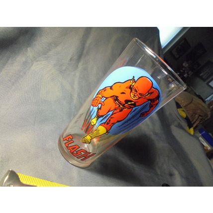 1976 THE FLASH PEPSI GLASS!! NICE!! $32.00 Shipped!! 1976 DC Comics Superheroes