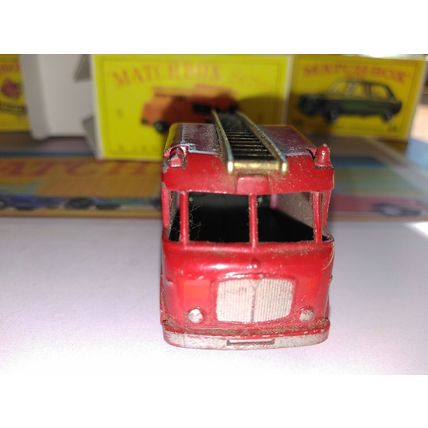 Matchbox - No9 Fire Truck - new copy box
