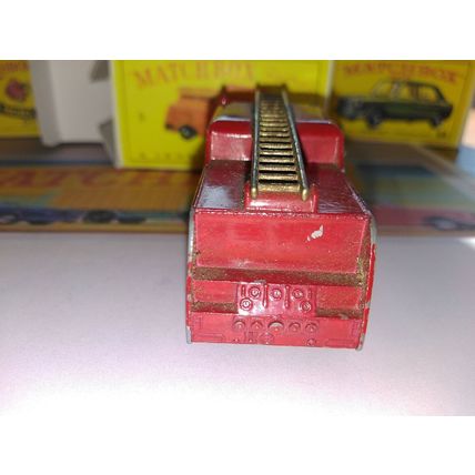 Matchbox - No9 Fire Truck - new copy box