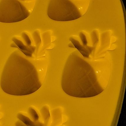 Lot 2 Silicone PINEAPPLE & TULIPS ICE CUBE TRAYS Candy Molds Chocolate Wax