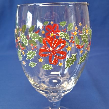 Lot 4 LIBBEY Christmas HOLLY BERRY Glass Ice Tea GOBLETS Stemmed Wine Bow Ribbon