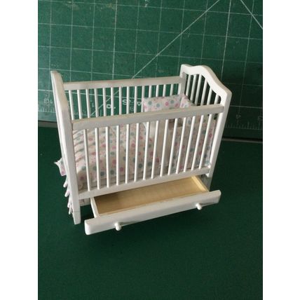 White Cot with Drawer White Pink/Blue Spots Bedding 1:12th Dolls House Miniature