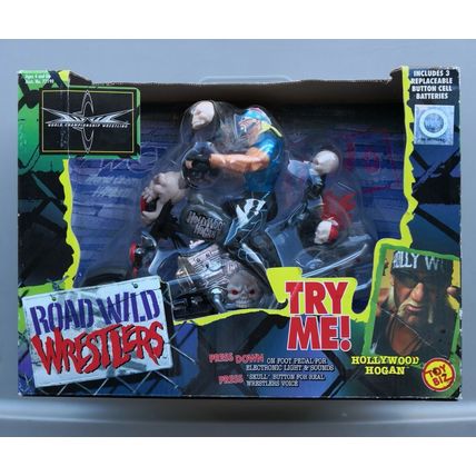 wcw wwe wwf ljn classic superstars road wild motorcycle & hulk hogan figure