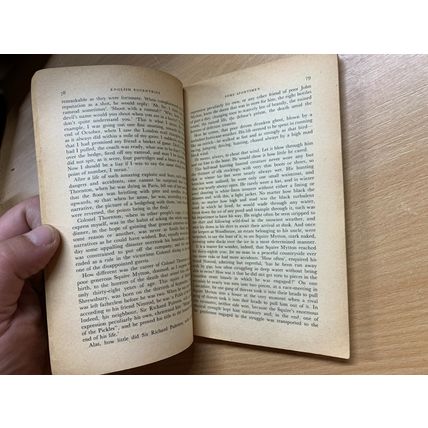 1959 EDITH SITWELL "ENGLISH ECCENTRICS" PAPERBACK BOOK (P2)