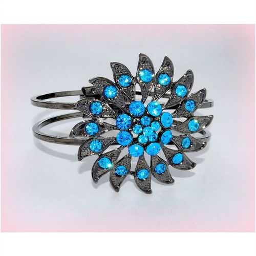 Femme Pretty Fashion Retro Flower Crystal Bracelet Bangle Jewellery 2153