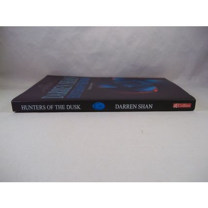 Darren Shan 7: Hunters Of The Dusk - Young Adult Horror Book