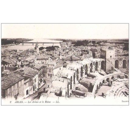 13 - ARLES - les arènes et le Rhône