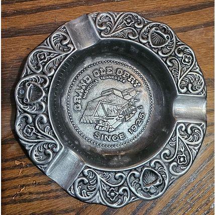 1980s OPRYLAND U.S.A. GRAND OLE OPRY SINCE 1925 NASHVILLE TN CAST METAL ASH TRAY