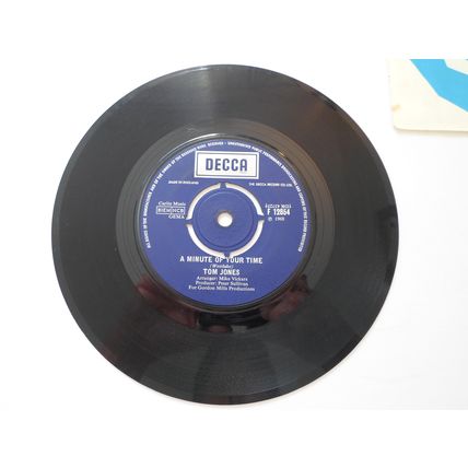 7" 1968.TOM JONES. A MINUTE OF YOUR TIME. DECCA F 12854. VERY GOOD PLUS