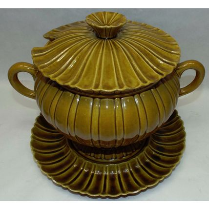 Calif AMC-1 Avocado Green Pottery USA AMC1 Glazed Pot Vase Soup Bowl Tureen