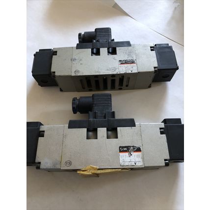 Lot 2 SMC VP7-8-FHG-D PNEUMATIC DOUBLE SOLENOID VALVE VP7-8-FHG-D 24V DC,DG