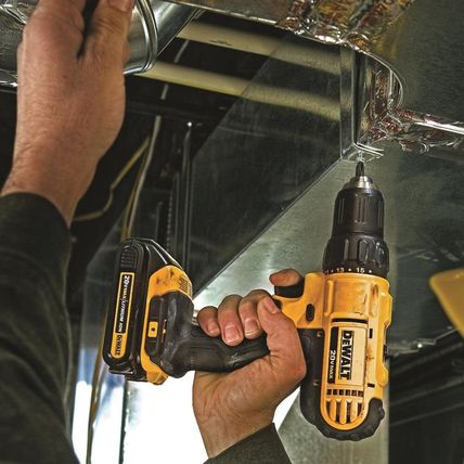 DEWALT 20V MAX Cordless Drill and Impact Driver, Power Tool Combo Kit with 2 Bat