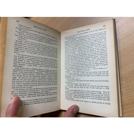 c1955 FRANCES PARKINSON KEYES "THE ROYAL BOX" FICTION HARDBACK BOOK (P3)