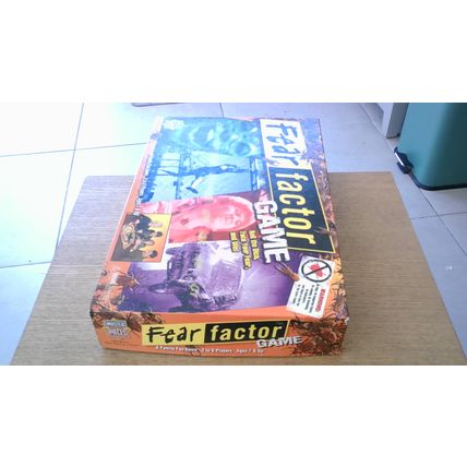 FEAR FACTOR GAME (Master Pieces) American Board Game (2005)