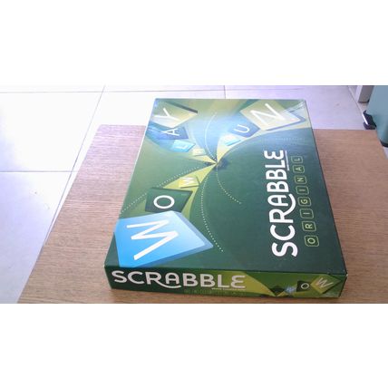 SCRABBLE ORIGINAL Family Board Game. Mattel (2012)