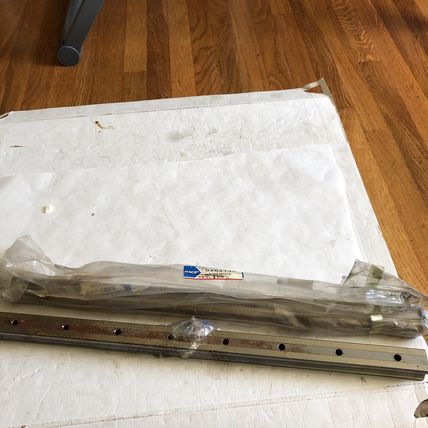 Lot 2 SKF LLRHR35-640 E=40, 5202148 LINEAR RAIL,34mm X 400mm,llrhr35-640p5w1,AB