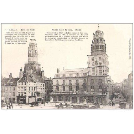 62 - Calais - place d'armes et le beffroi